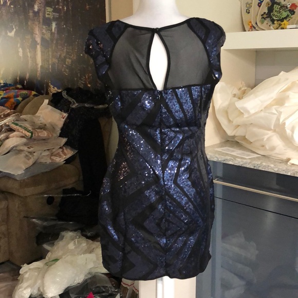 Fits 8-10 Blue sequin mesh top mini - Picture 3 of 7